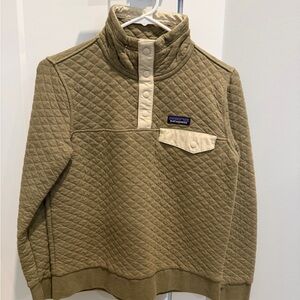 Patagonia Womens Quilted 1/4 Snap in Tan
